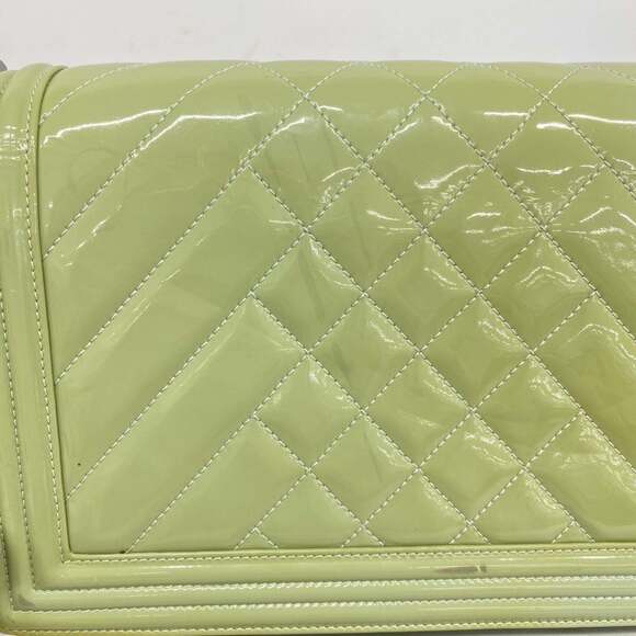 CHANEL Green Leather Shoulder Bag - Picture 6 of 15